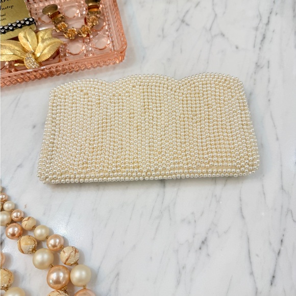 ♥️RESERVED♥️ 1950’s Rhinestone Shoe Straps, Sweater Clip, Beaded Bag, BKE Brooch - Picture 6 of 16